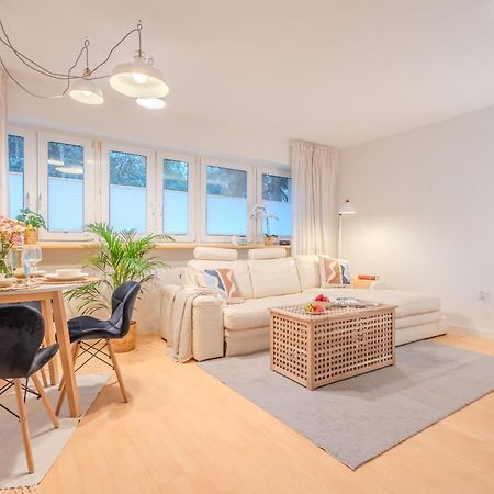 ワルシャワRezydencja Filmowa- Wygodny Apartament 10 Min Od Lotniska I Centrumアパートメント エクステリア 写真