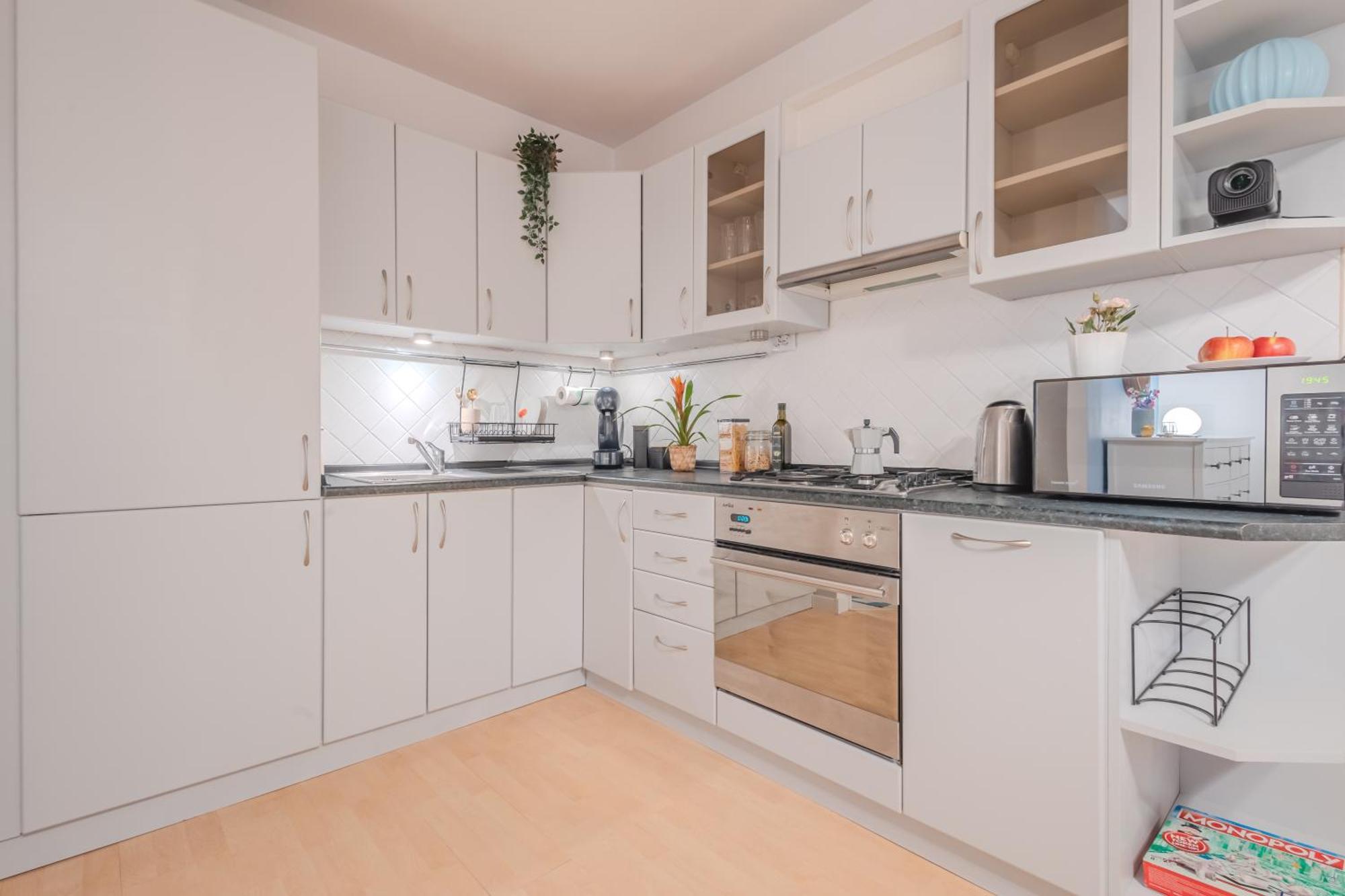 ワルシャワRezydencja Filmowa- Wygodny Apartament 10 Min Od Lotniska I Centrumアパートメント エクステリア 写真